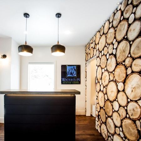 Waterton Glacier Suites Eksteriør billede
