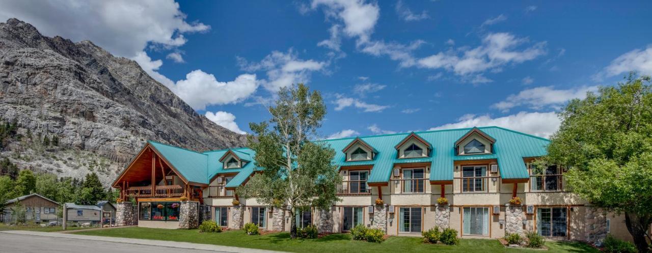 Waterton Glacier Suites Eksteriør billede