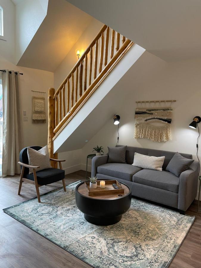 Waterton Glacier Suites Eksteriør billede