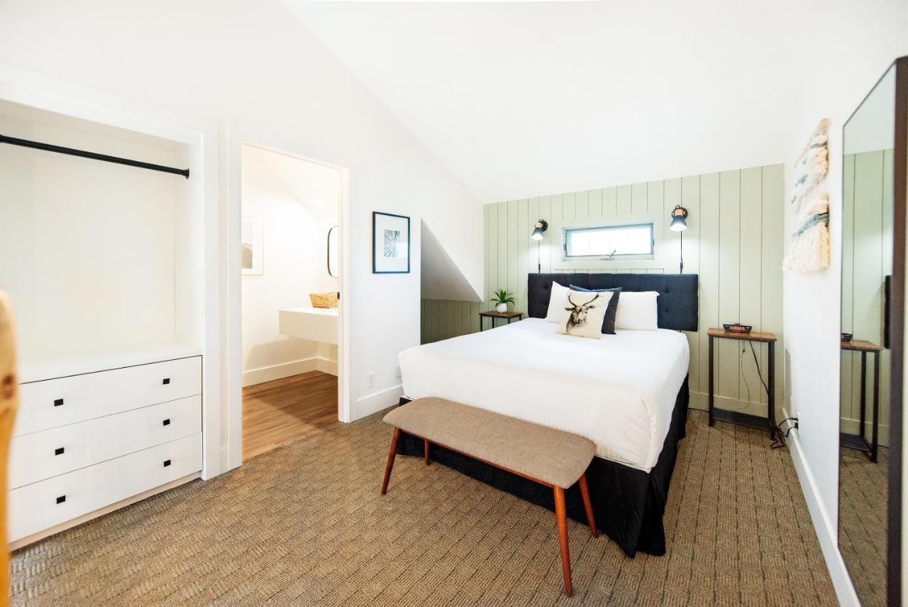 Waterton Glacier Suites Eksteriør billede
