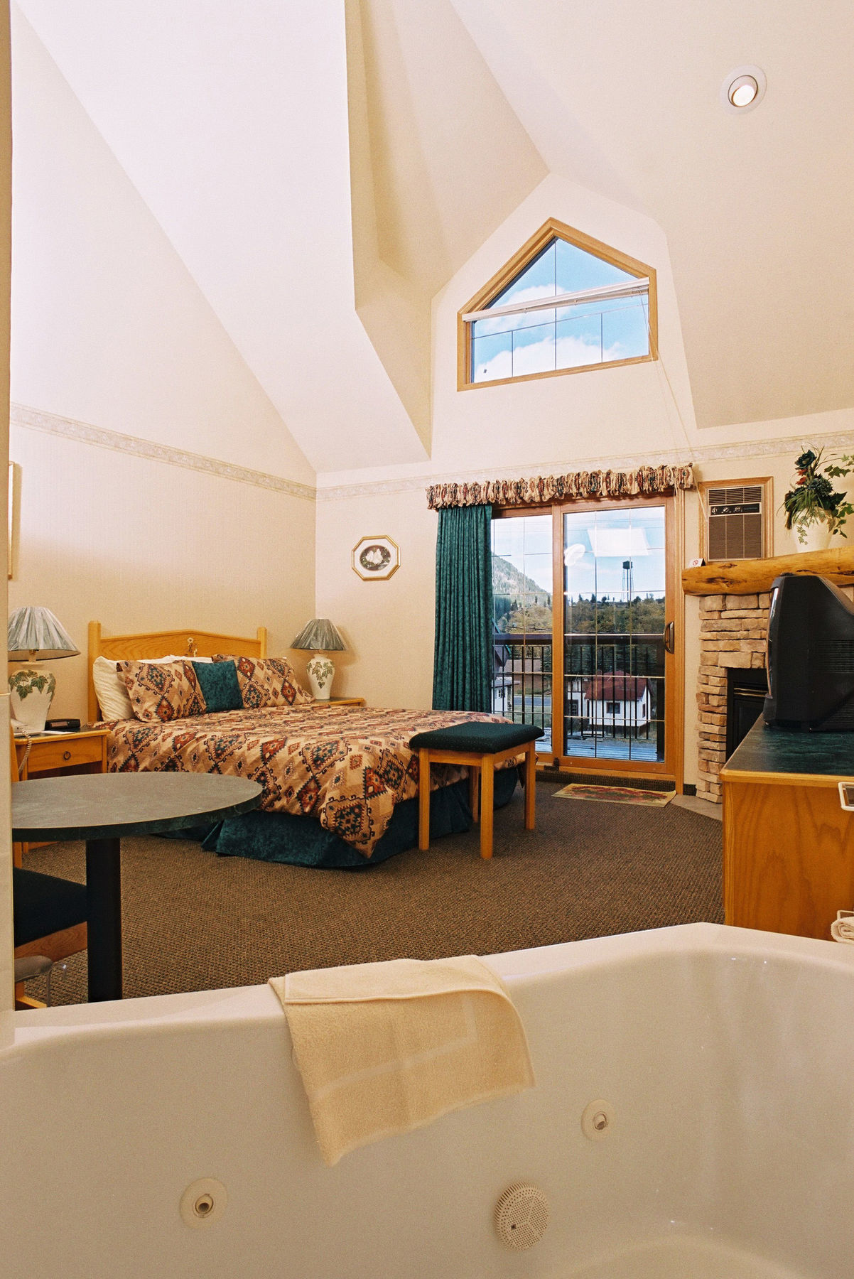 Waterton Glacier Suites Eksteriør billede