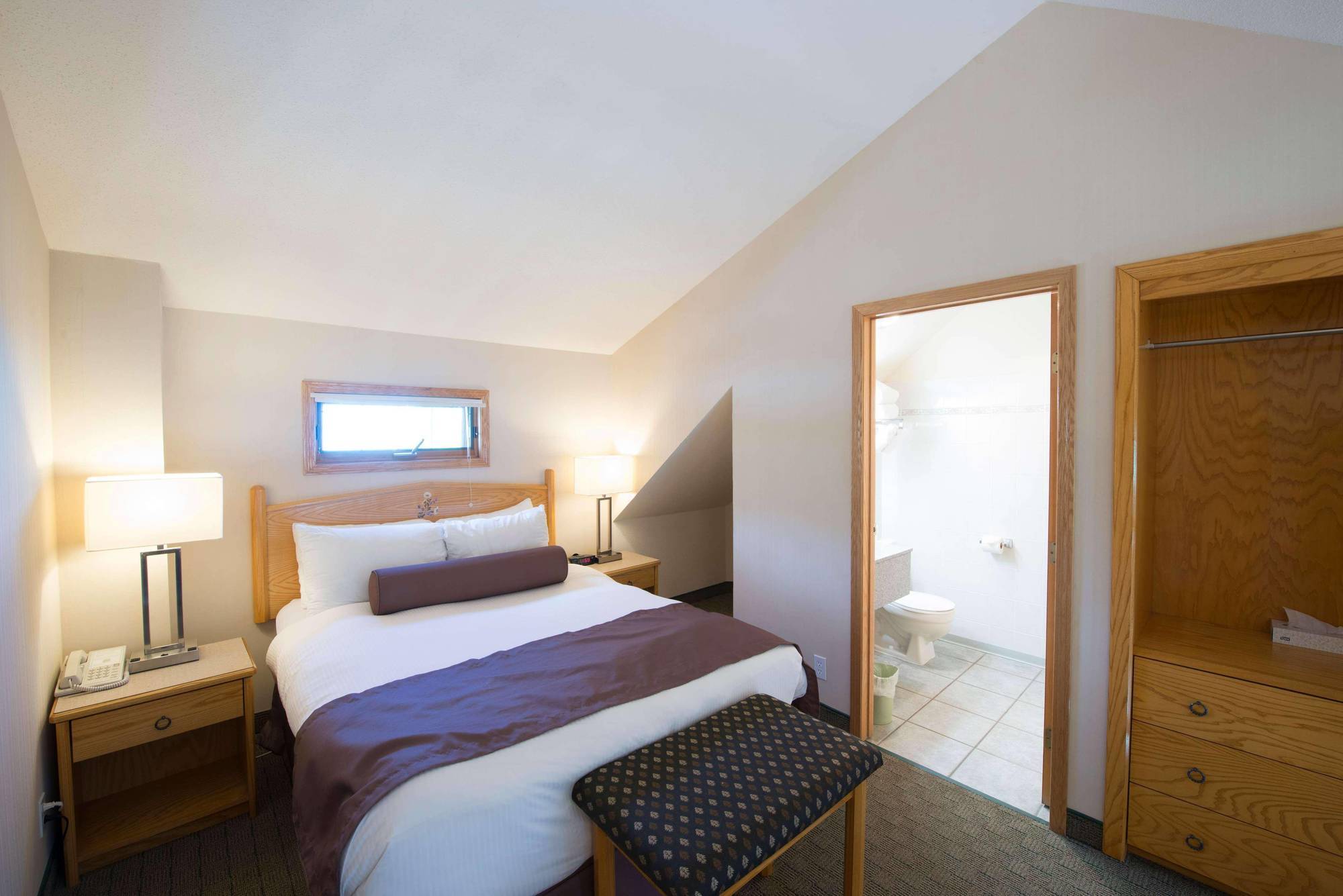 Waterton Glacier Suites Eksteriør billede